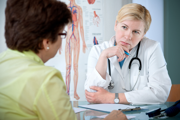 Locum tenens doctor having a consultation